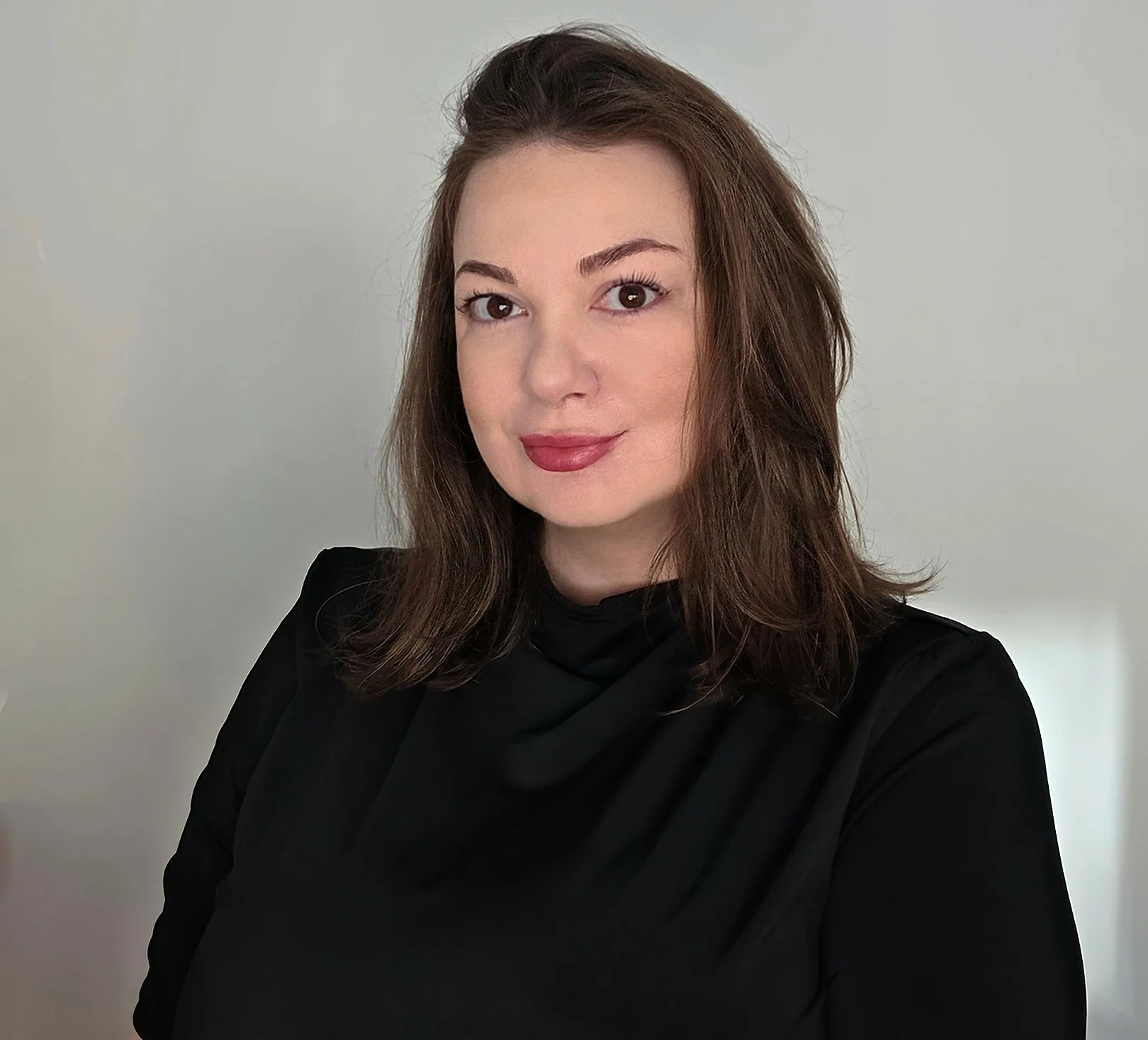 AI-Generated Fake News Compresses Crisis Decision Timelines for Travel Firms: Sangiovese