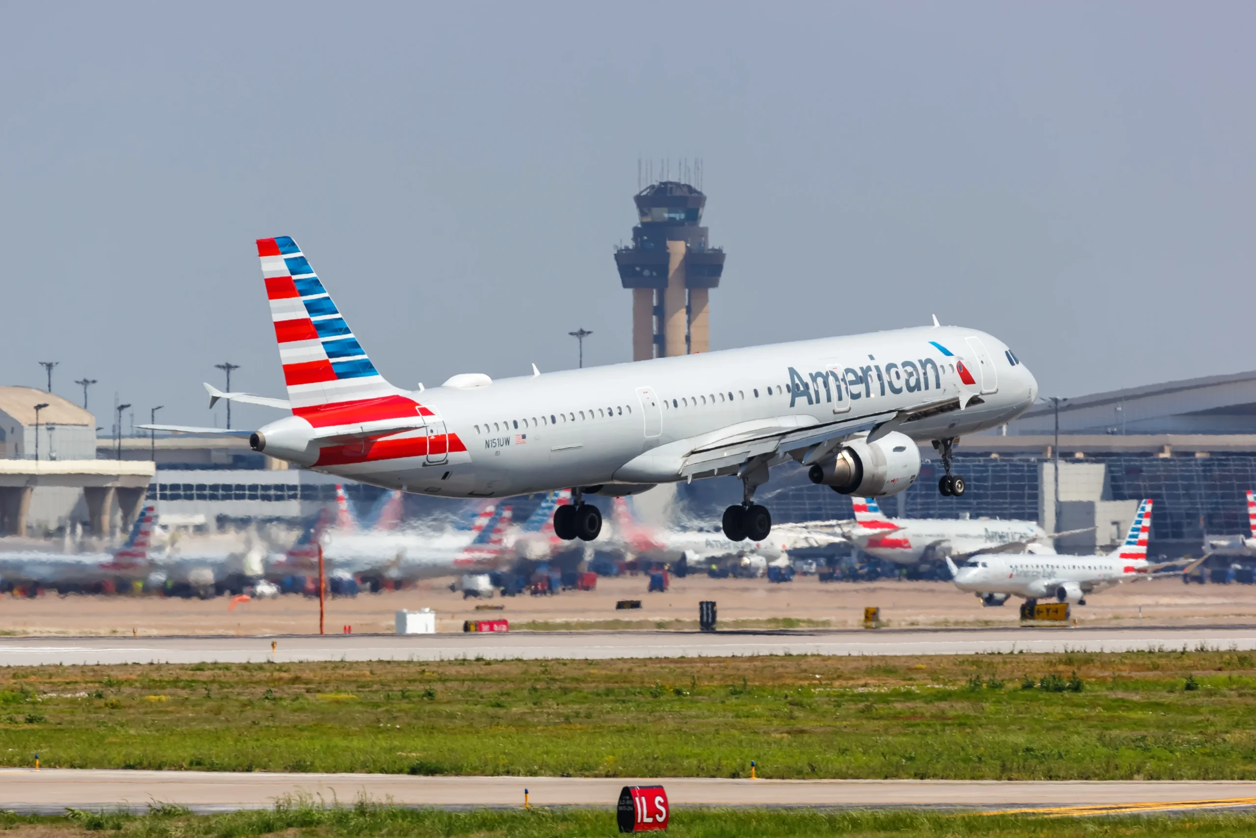 American Airlines adds Reykjavík, Vienna, Porto for summer 2027