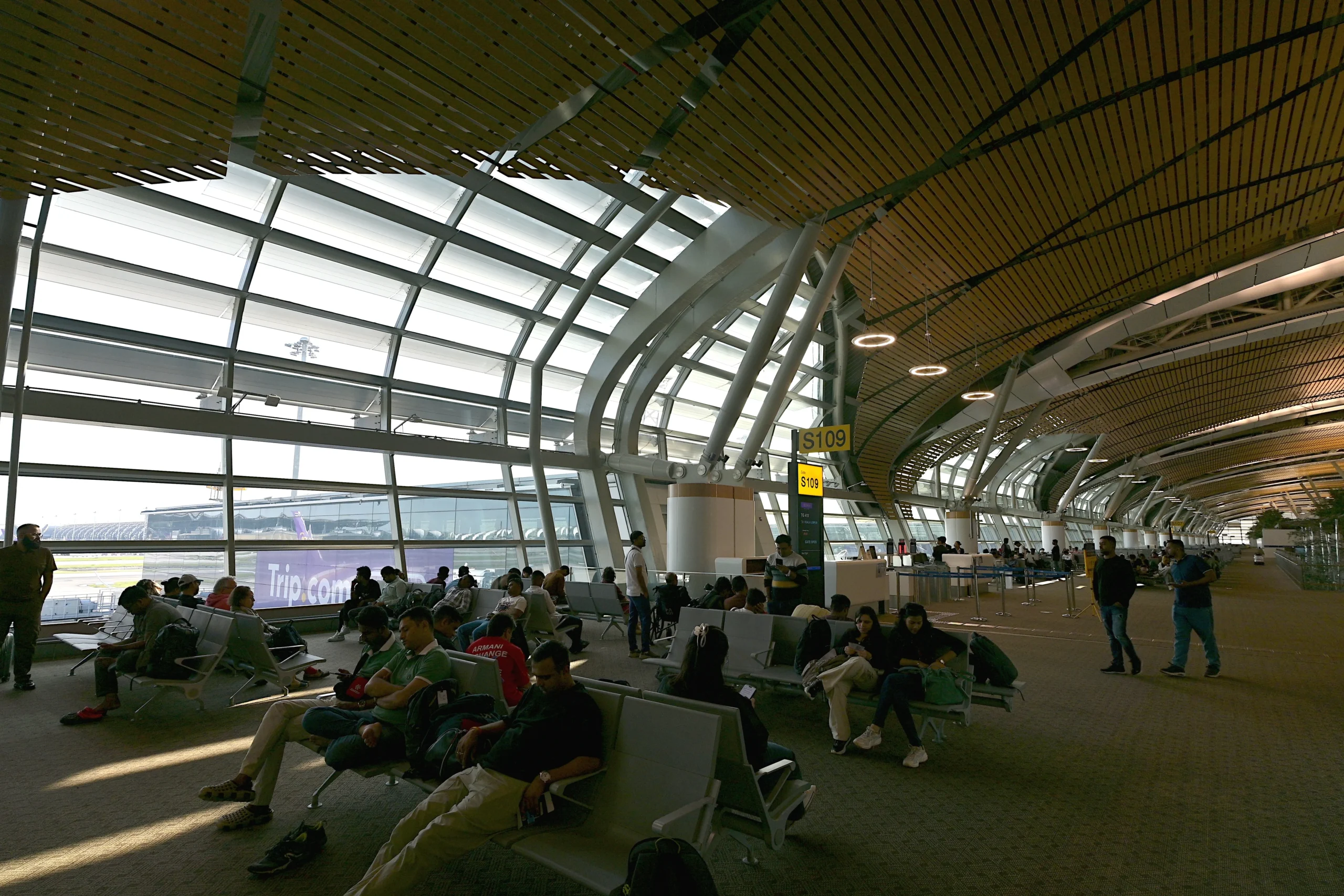 Bangkok floods strain travel infrastructure at start of peak season