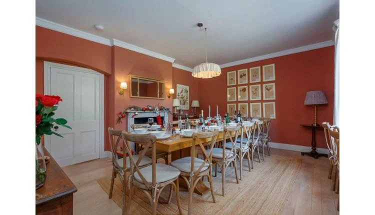 Dorset Cottage Holidays pitches authentic Christmas over Cotswolds