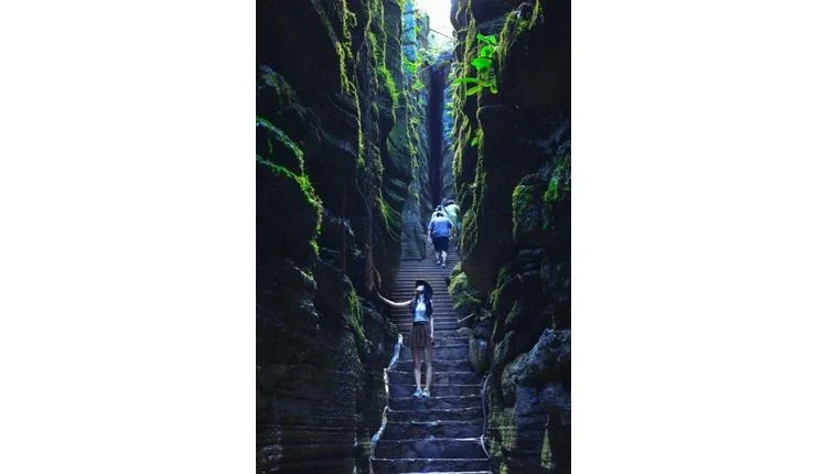 Enshi Suobuya Stone Forest Targets Southeast Asian Visitors with New Cultural Programs
