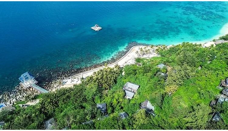 Fenjiezhou Island positions itself as Hainan's summer escape