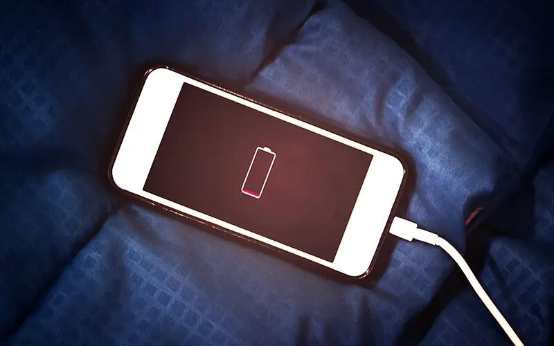Five phone battery mistakes travellers should avoid this autumn