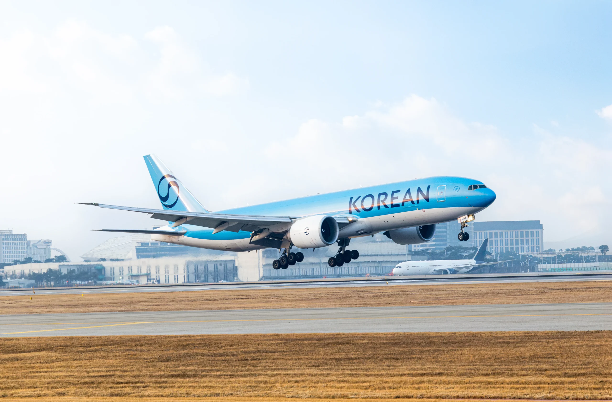 Korean Air Signs Buckingham Palace Declaration to Curb Wildlife Trafficking