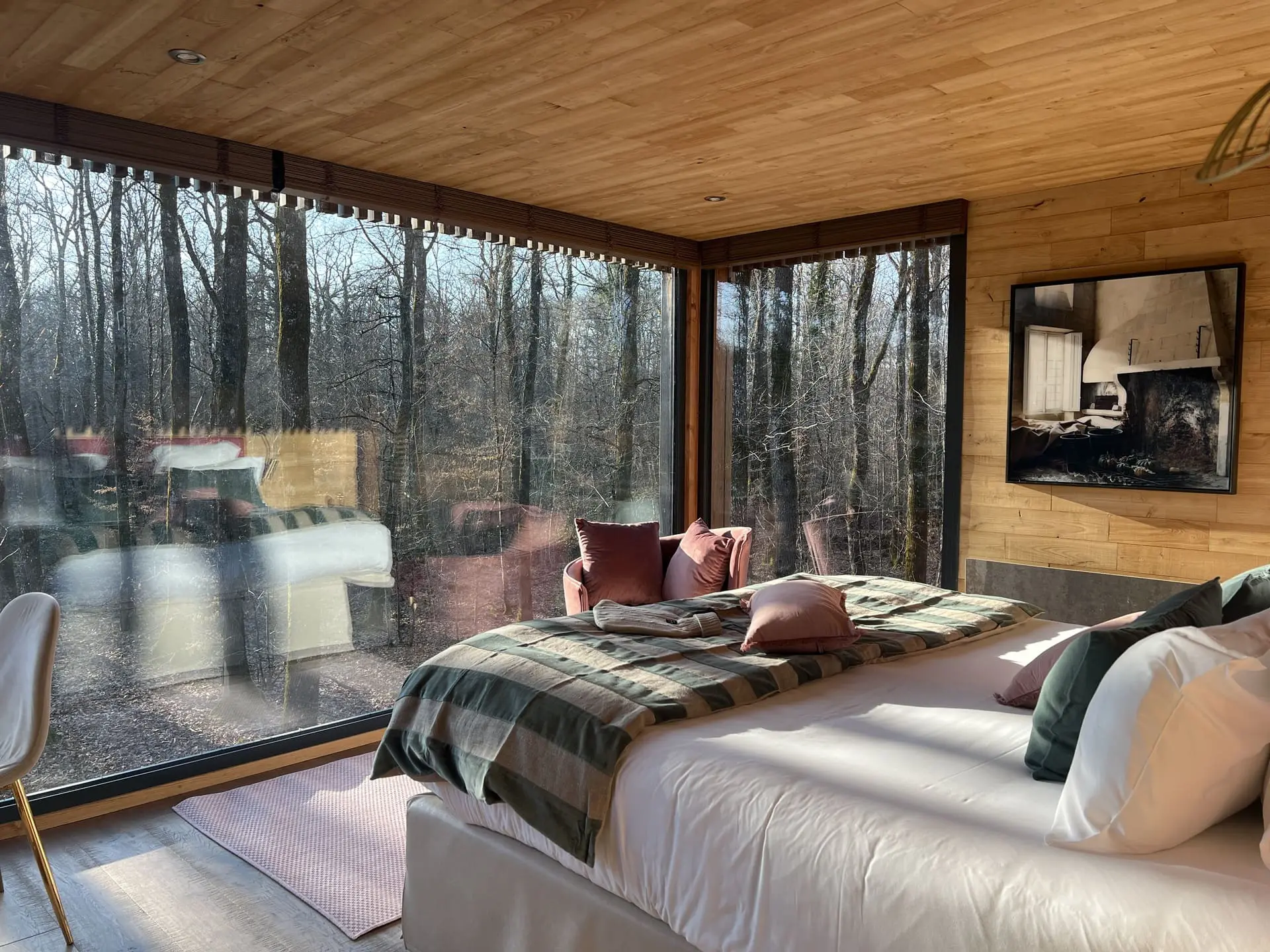 Loire Valley Lodges Expands with Artist-Designed Suites and New Dining Concept