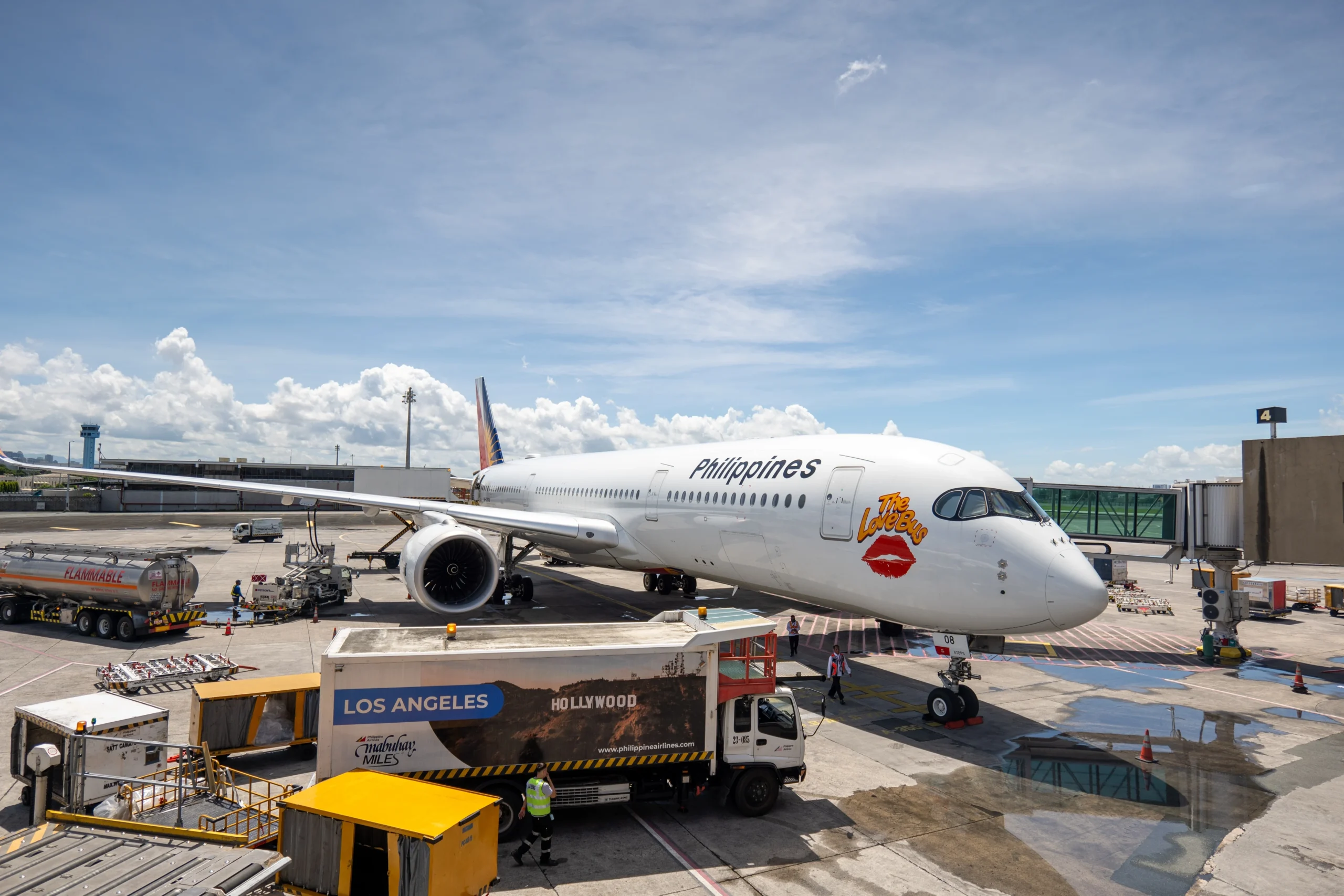 Philippine Airlines launches first premium cabin sale with 40% off