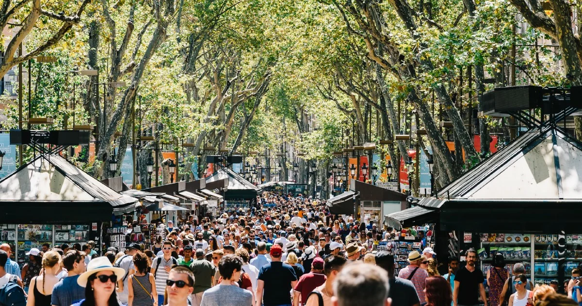 Retail Tourism Embraces Experiential Shopping Amid Inflation and Policy Hurdles