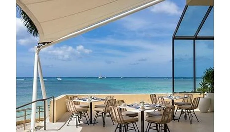 Sheraton Waikiki opens Hinahina oceanfront dining venue