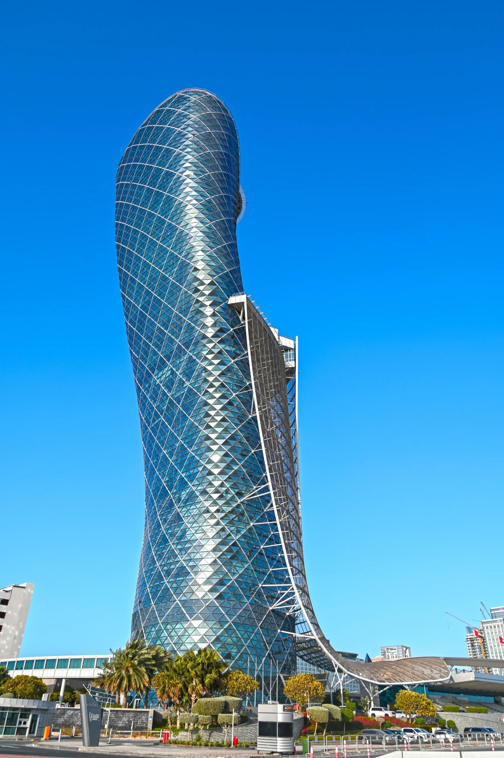 Tarun Seth takes helm at Andaz Capital Gate Abu Dhabi