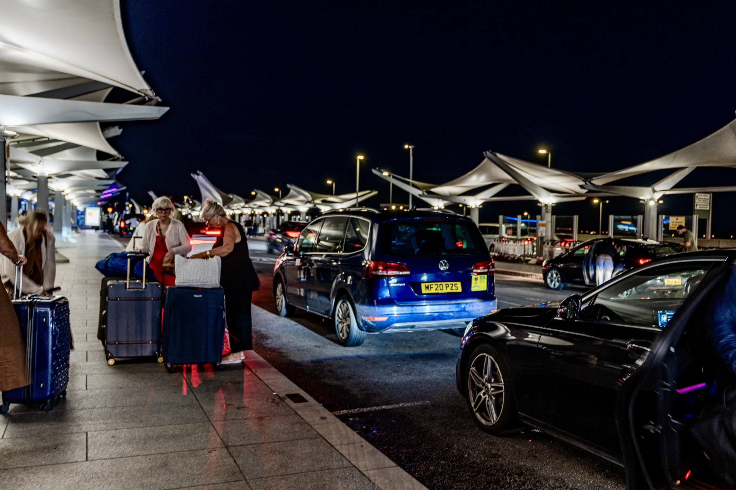 UK Air Traffic Outage Ripples Through Gulf Carrier Networks