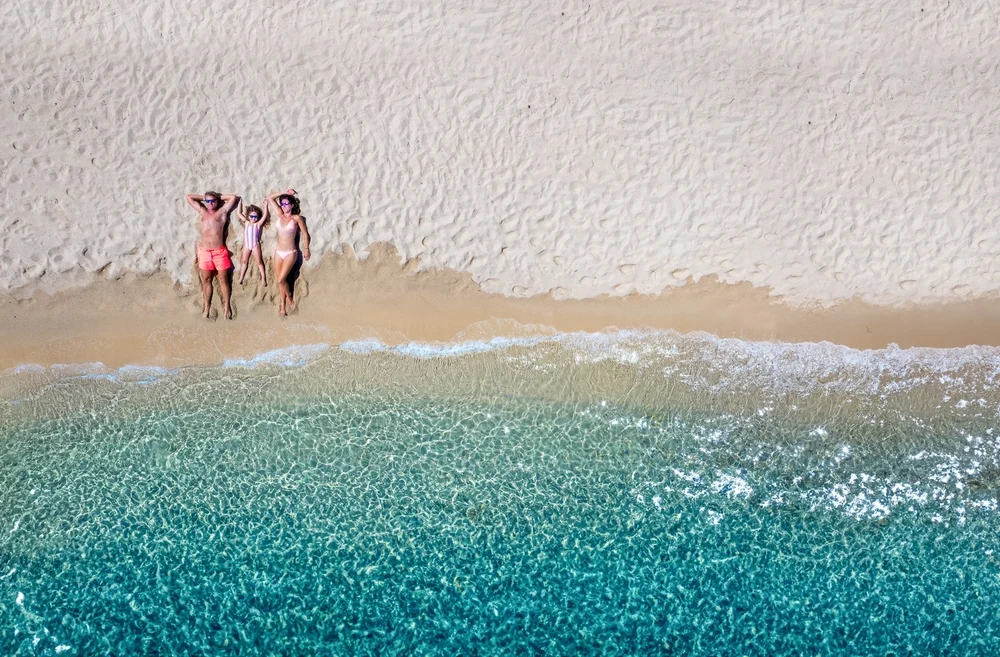 UK Travelers Shift to Last-Minute Bookings as Economic and Geopolitical Pressures Mount