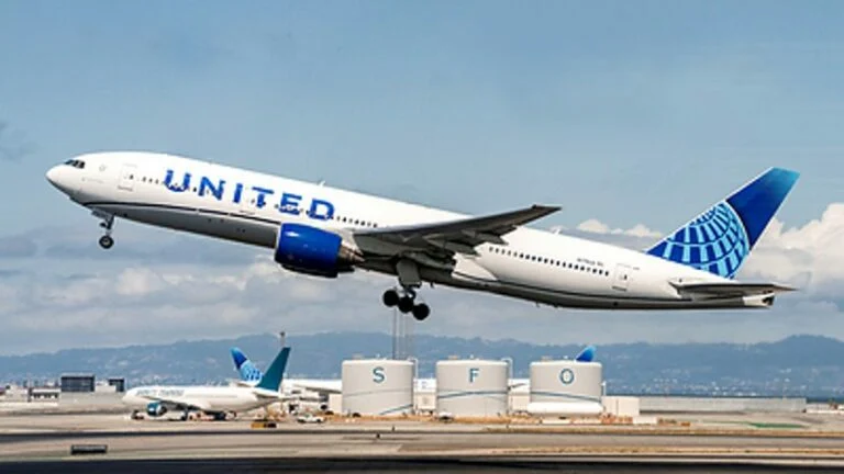 United Accelerates Starlink Rollout on Transatlantic Widebody Fleet