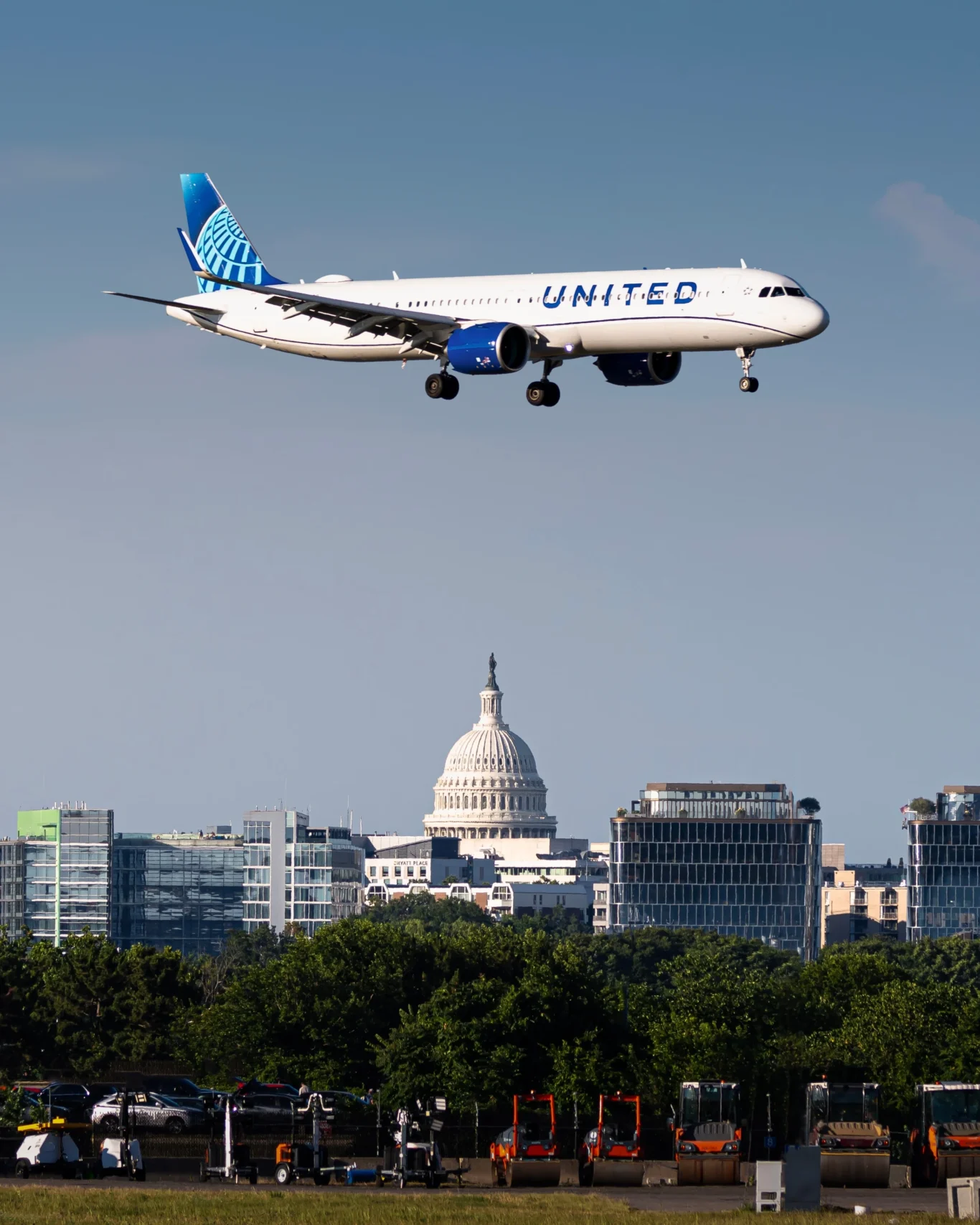United accelerates Starlink Wi-Fi rollout, adds fleet tracker